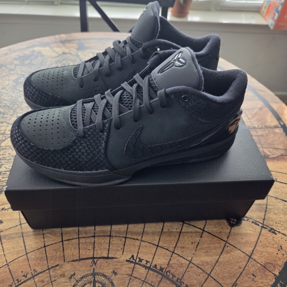 Kobe IV Protro Gift Of Mamba